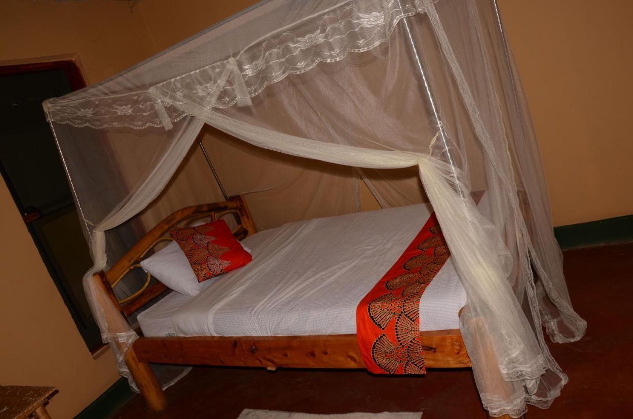 Irungu Forest Safari Lodge Katunguru Экстерьер фото