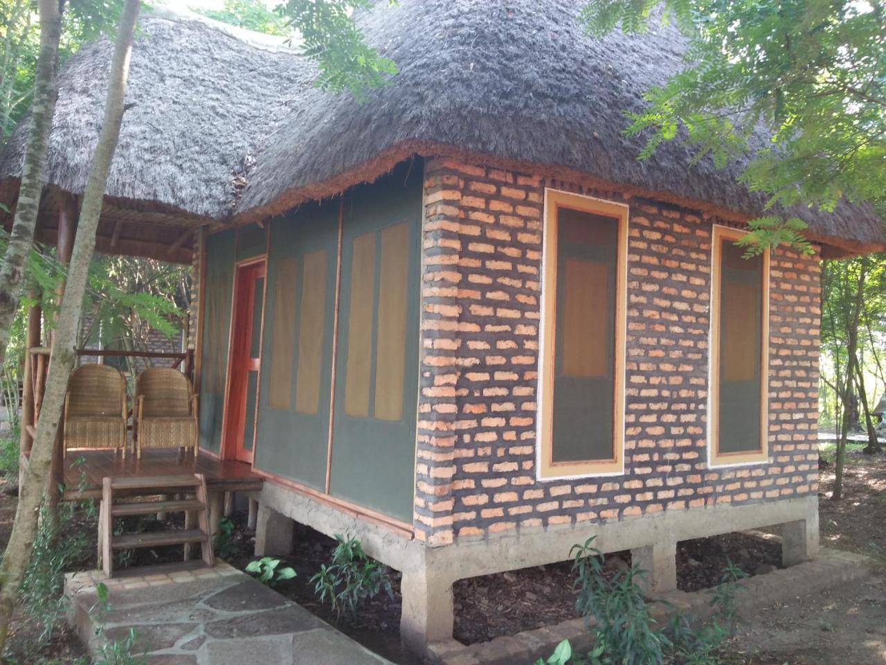 Irungu Forest Safari Lodge Katunguru Экстерьер фото