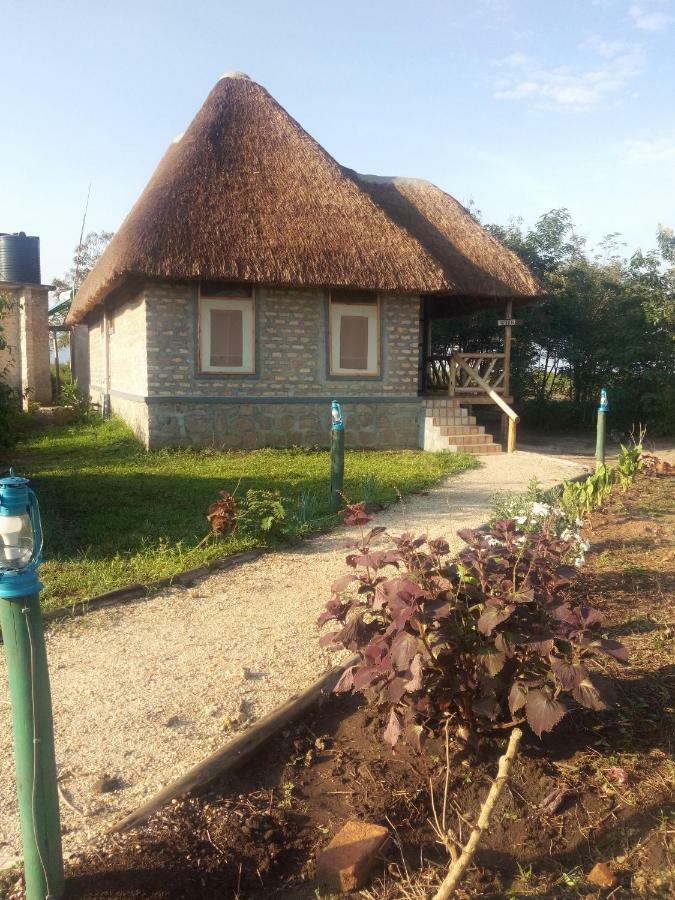 Irungu Forest Safari Lodge Katunguru Экстерьер фото