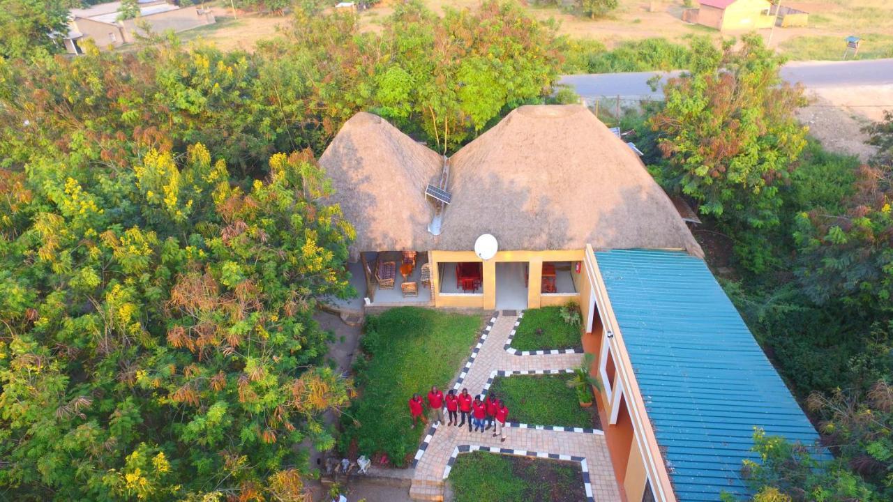 Irungu Forest Safari Lodge Katunguru Экстерьер фото